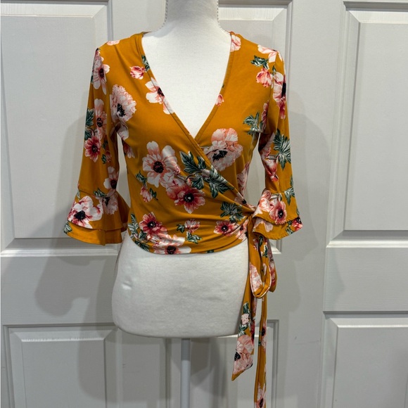 Polly & Esther Mustard Floral Wrap Top Bell Sleeve Blouse Small - Picture 2 of 6